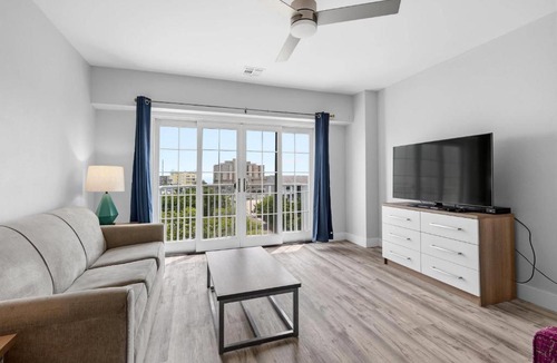 Midtown Ocean City Hotel | Coconut Malorie Resort Ocean City, an Ascend Collection Hotel