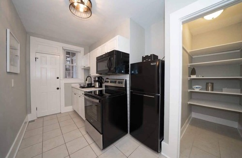 Ghent Apartment | Colley Manor - Mason Suite
