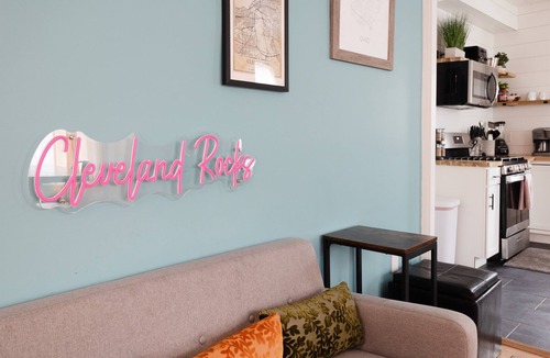 Hough House | Colorful 4 BR in the Heart of University Circle!