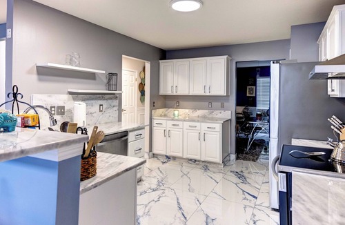 Easton House | Columbus Airport & Easton Mall HomenHot Tub/Theater/Sports Bar Much More