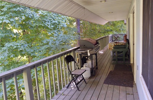 Athens House | Come Enjoy Our Rural Setting And Fresh Local Food.