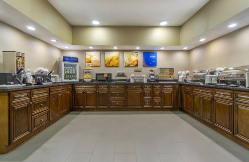 Canyon Park Hotel | Comfort Inn & Suites Bothell - Seattle North