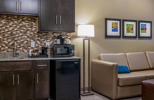 Wooster Hotel | Comfort Suites Wooster near University Campus