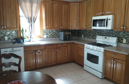 Ridgefield Park House | Comfortable, Convenient to NY 2-Bedroom House with Large Yard and Parking