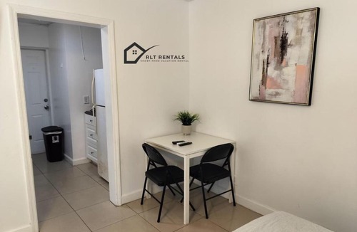 Parkside Apartment | Comfortable Large Studio-J