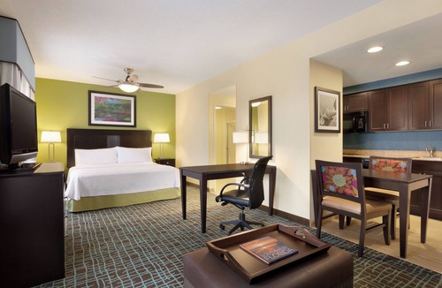 Biggar Hotel | Comfortable Unit for Business Travel | Kitchen, Shuttle, and Free Breakfast