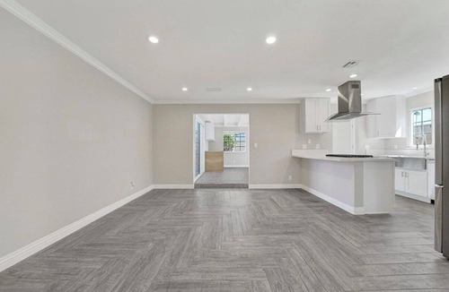 Westside Costa Mesa House | Comfy & Cozy 3-bedroom home in Costa Mesa with WiFi and central air/heat.