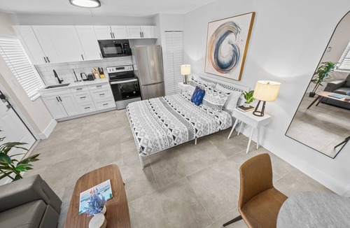 Lake Ridge Apartment | Comfy Studio w/Sofa Bed & Pool Access