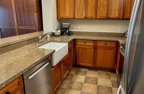 Ludlow Condo | Convenience & location! Direct ski access-1 BR/2BA fully stocked condo at Okemo