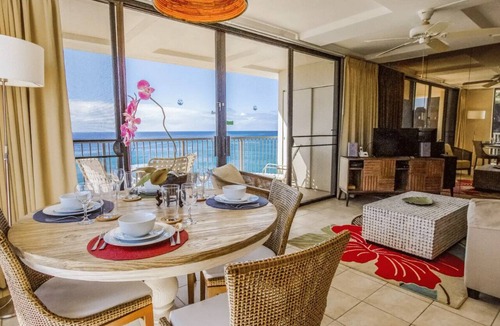 Makaha Condo | Corner Oceanfront 1BR Condo w/Panoramic Views