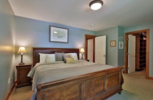 Killington House | Cortina Mountain Chalet - Outdoor Hot Tub - Close to Pico and Killington Mountains home