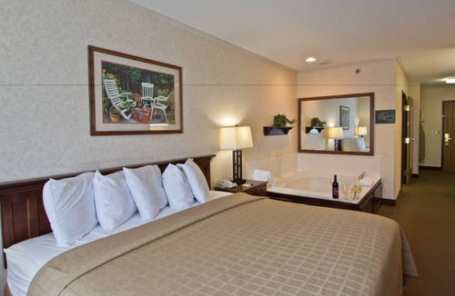 Coshocton Hotel | Coshocton Village Inn and Suites
