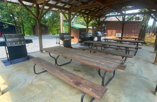 Hochatown Cabin | Cougar Run 6 in Broken Bow, OK
