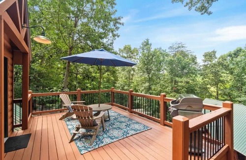 Dahlonega Cabin | Couples Carriage House Retreat - Wineries & Hiking