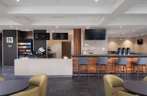 Bloomington Hotel | Courtyard by Marriott Edina Bloomington
