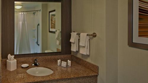 Warwick Hotel | Courtyard by Marriott Providence Warwick