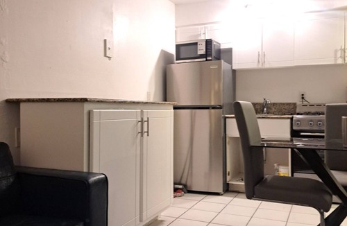 Surfside Apartment | Cozy 1-bedroom , Vacation Paradise, Steps to the Beach