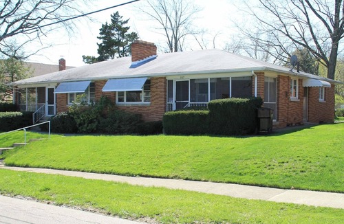 Mansfield Apartment | Cozy 1950s Ranch House