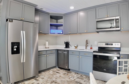 Hollywood Beach Cottage | Cozy 2-bedroom cottage in Sunnyside area of Panama City Beach w/an ocean view.