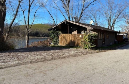 Scio Cottage | Cozy 3-bed lakefront home with deck & fireplace