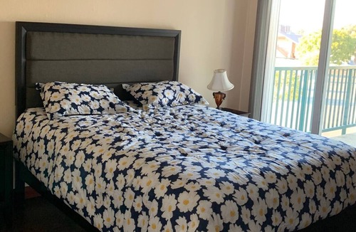 Hollywood Condo | Cozy and Elegant Beach Condo in Oxnard