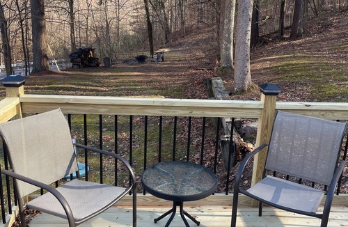 McConnelsville House | Cozy and secluded, recently remodeled 2 bedroom cottage near Muskingum river