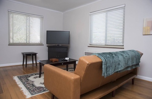 Roselawn Finance Apartment | Cozy Apartment in Pleasant Ridge