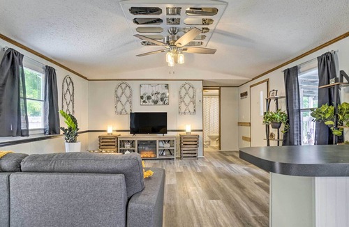 Logan House | Cozy Bremen Family Home w/ Hot Tub & Acreage!