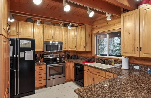 Brian Head Cabin | Cozy Brian Head Cabin Retreat: Fireplace & Lofts