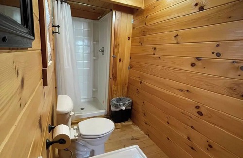 Senecaville Cabin | Cozy Cabin near Seneca Lake