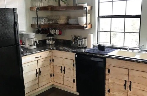 Marble Falls House | Cozy Hillside Cottage at Marble Falls - 5 miles from the upper Buffalo River.