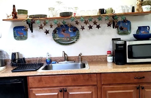 Hyde Park Cabin | Cozy Log Cabin Rental near Smugglers Notch State Park in Vermont