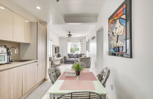 South of Fifth Apartment | Cozy Miami Beach Apartment < 1 Mi to Ocean!