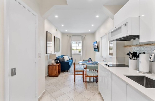 South of Fifth Condo | Cozy Miami Beach Apartment walking distance to Beach and Ocean!