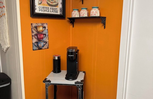 Eagleton Village Apartment | Cozy Mid-Century Walk-Out Basement 1-BDR Apt in Maryville TN, 1-3 Mth Rental