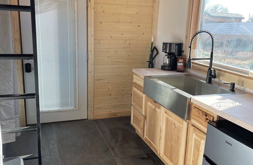 Hildale Cabin | Cozy Orchard cabin with garden, vineyard in delightful Hildale