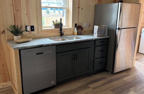Logan Cabin | Cozy Secluded Cabin for family in the heart of hocking hills hot tub retreat