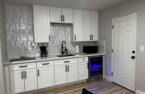 Winchester Apartment | Cozy studio in cool Las Vegas with refreshing AC