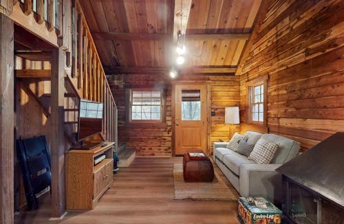 Cleveland House | Creekside Cedar Cabin