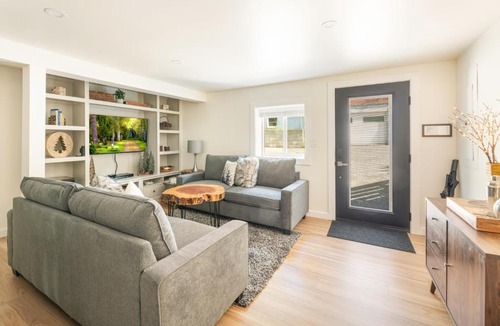 Victory Heights House | Creekside Deck Covered BBQ Fire Pit King Bed