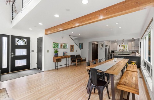 Downtown Anchorage House | Creekside Retreat, King Bed Near Downtown & Trails, sleeps 14!