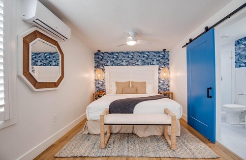 Historic Seaport House | Custom House Inn | 8 BR Suite Compound on Duval!