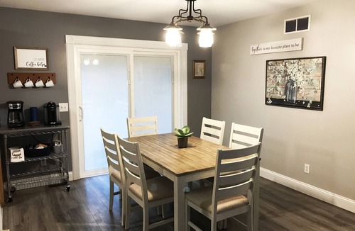 Howard Cottage | Daffodil Hill - w/Hot Tub - Near Kenyon & Mohican