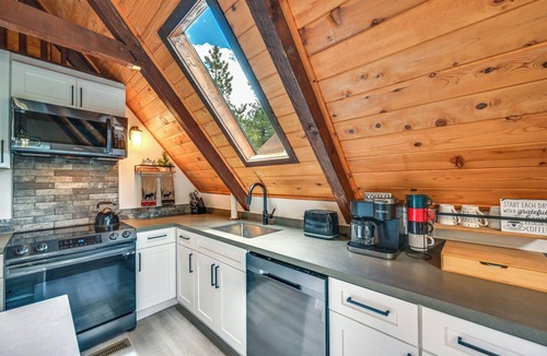 Munds Park Cabin | Deck & Grill: A-Frame Cabin in Munds Park!