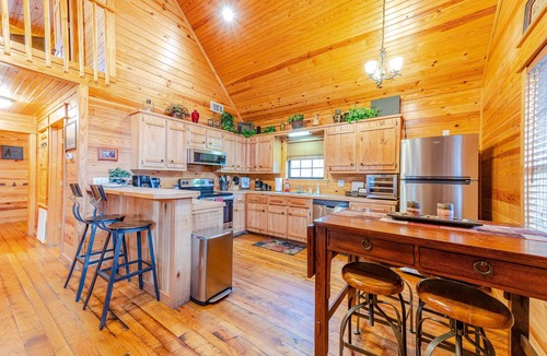 Broken Bow Cabin | Deep in the hardwoods near the end of Timber Creek Trail, you will discover this