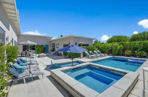 Desert Park Estates House | Deja Blue - Alice Lodging