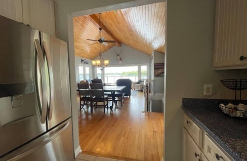 Delavan Lake House | Delavan Lakefront Escape with Hot Tub