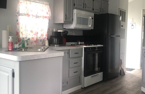 Johnstown House | Delightful, Serene Tiny Home- Casa Villa