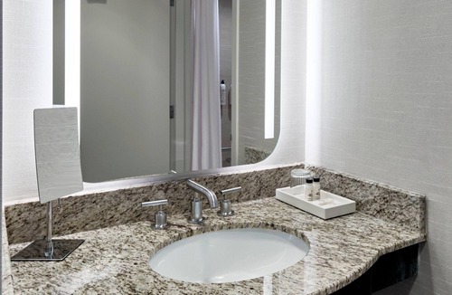 Toledo Hotel | Delta Hotels by Marriott Toledo