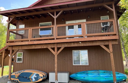 Trapper Creek Apartment | DENALI PENTHOUSE, lakefront near Talkeetna and Denali State Park